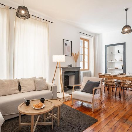 Appartement Spacieux Et Chaleureux Coeur De Ville Chambéry Buitenkant foto