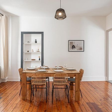Appartement Spacieux Et Chaleureux Coeur De Ville Chambéry Buitenkant foto