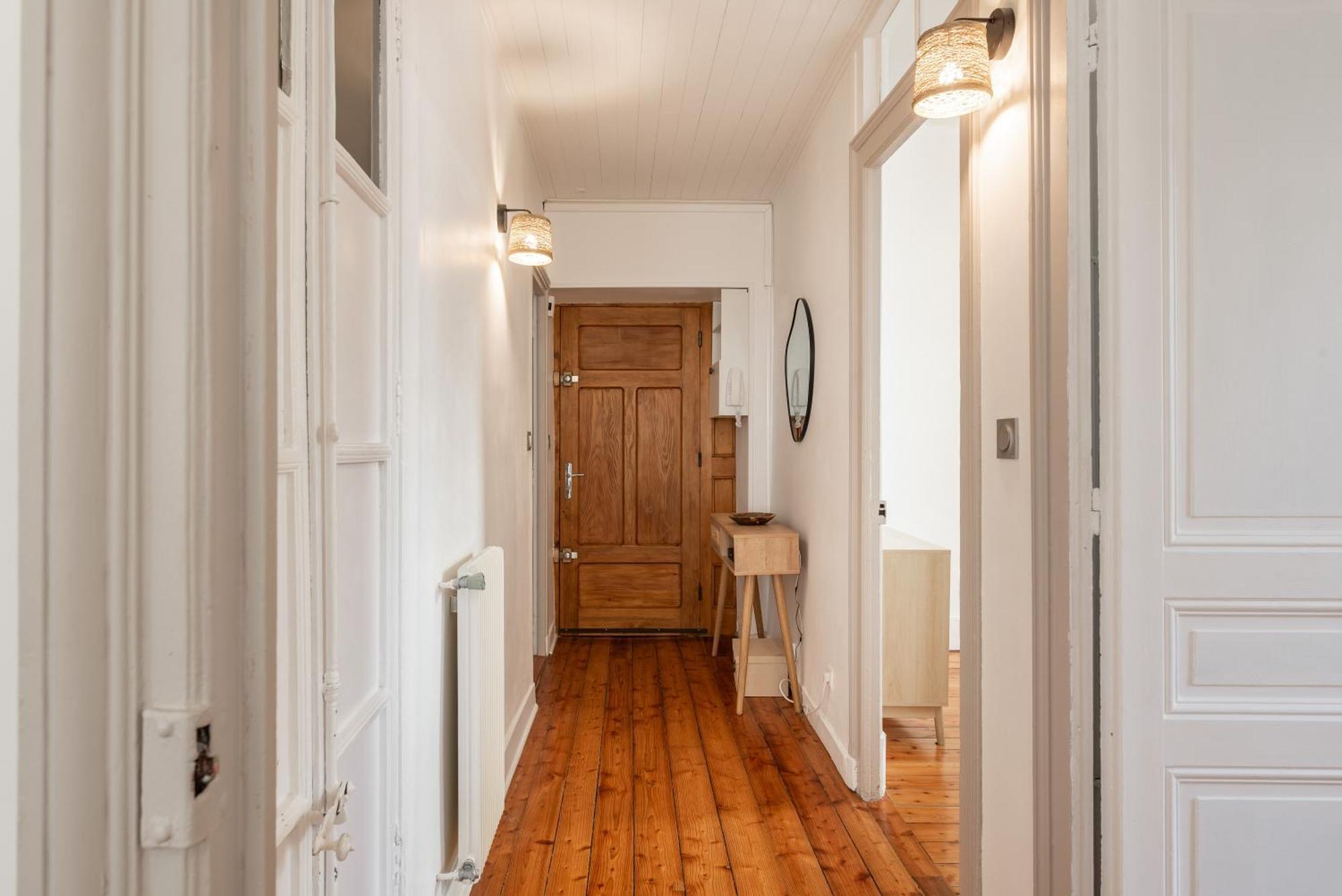 Appartement Spacieux Et Chaleureux Coeur De Ville Chambéry Buitenkant foto